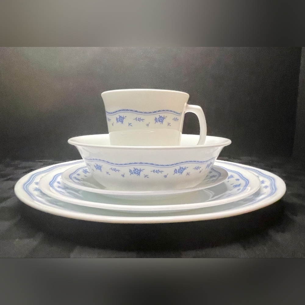 Vintage Corelle Dinner Set in Morning Blue